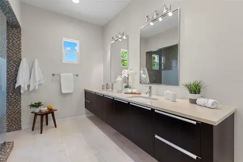 305 12th Avenue NE St Petersburg FL 33701