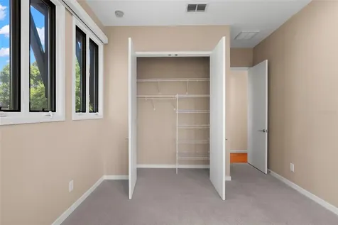 305 12th Avenue NE St Petersburg FL 33701