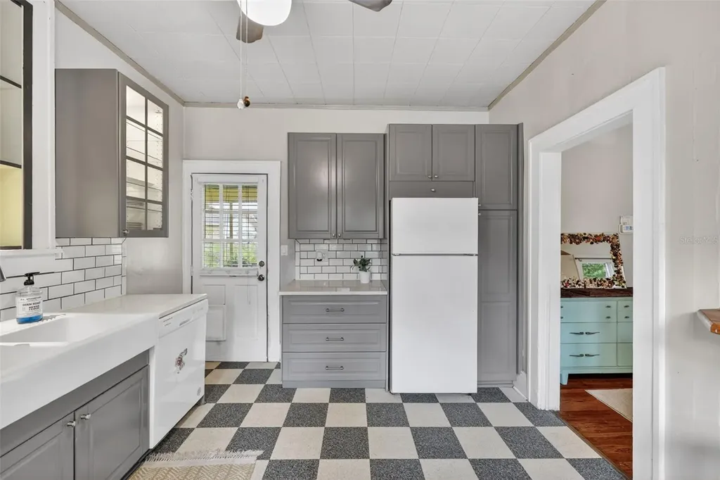 2535 15th Avenue N St Petersburg FL 33713