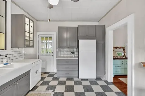 2535 15th Avenue N St Petersburg FL 33713