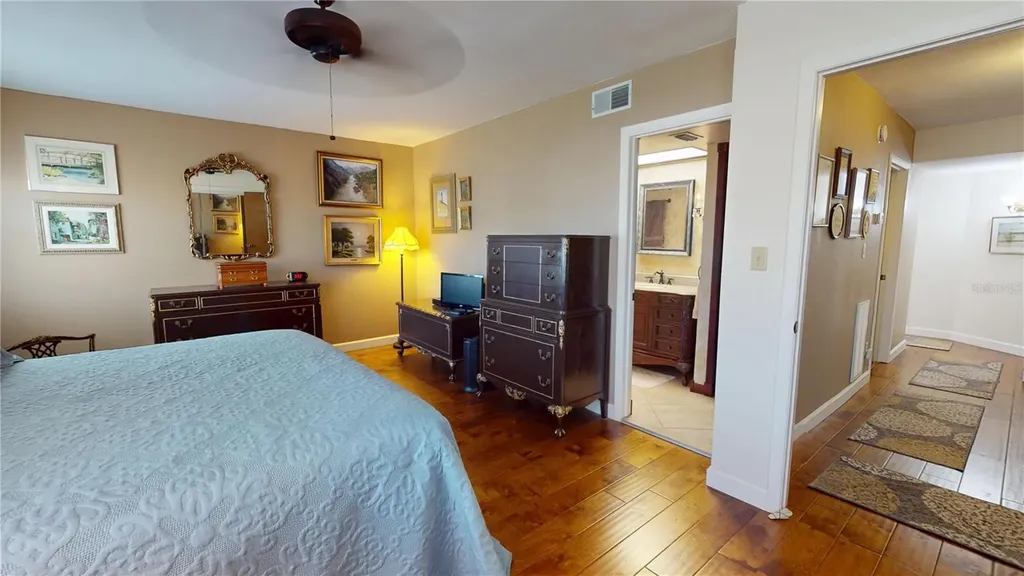 12485 2nd Street E Treasure Island FL 33706