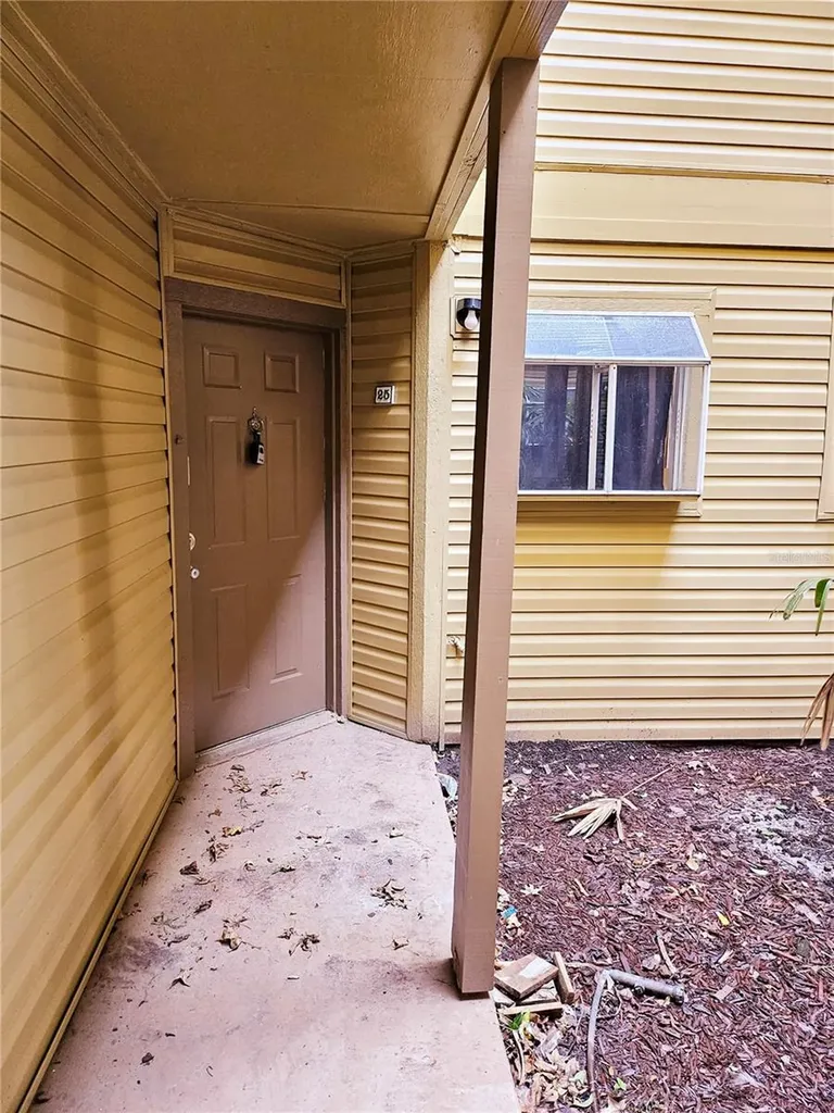 1916 Lake Atriums Circle Orlando FL 32839