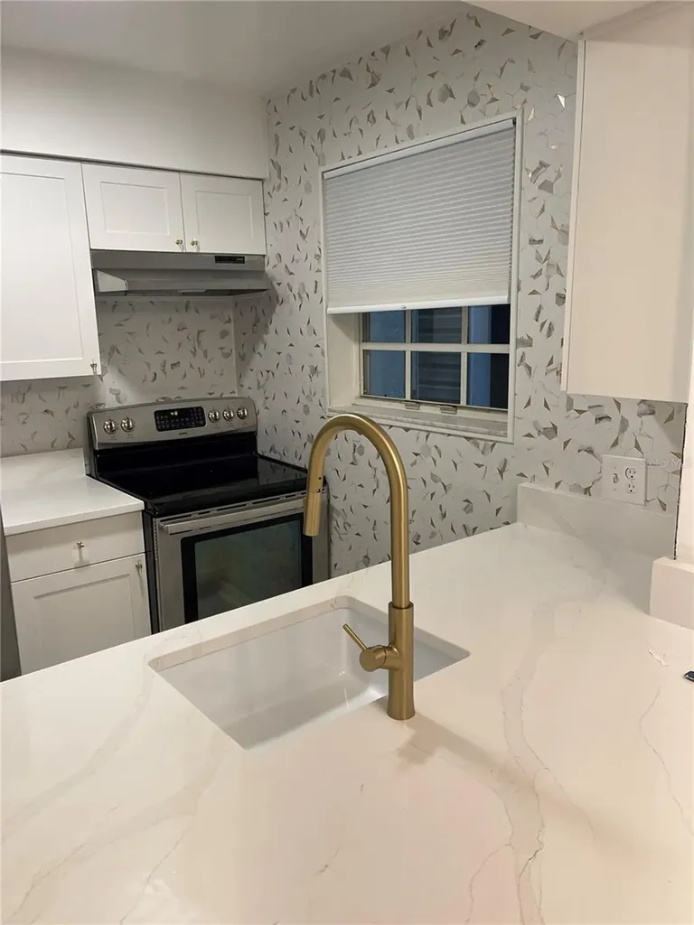 6826 Stones Throw Circle N St Petersburg FL 33710