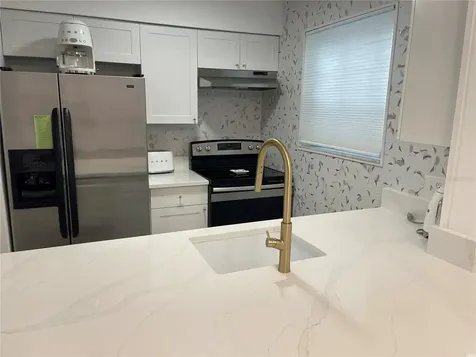 6826 Stones Throw Circle N St Petersburg FL 33710