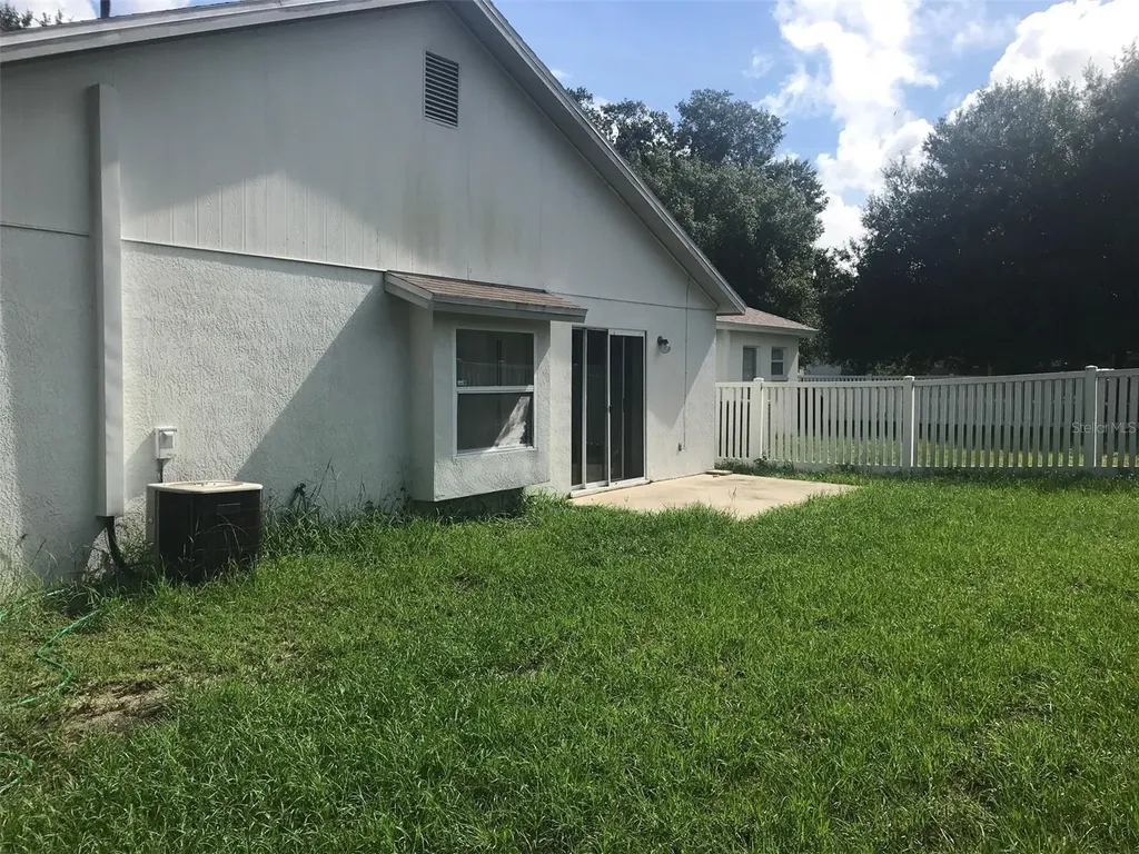 4617 Newbourne Way Valrico FL 33594