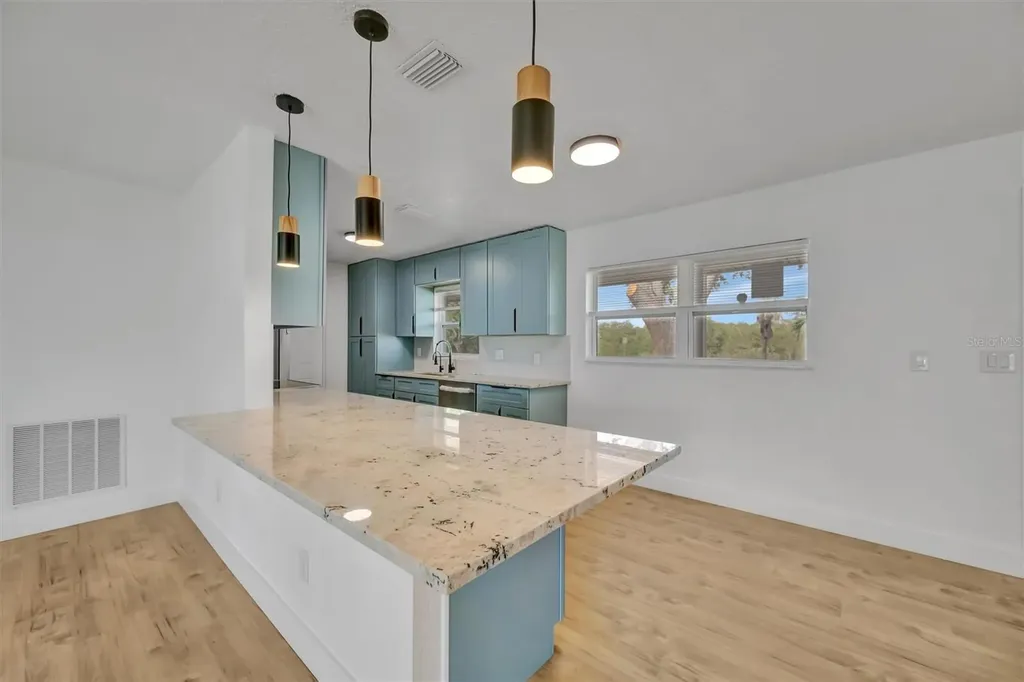 7454 Locust Street NE St Petersburg FL 33702
