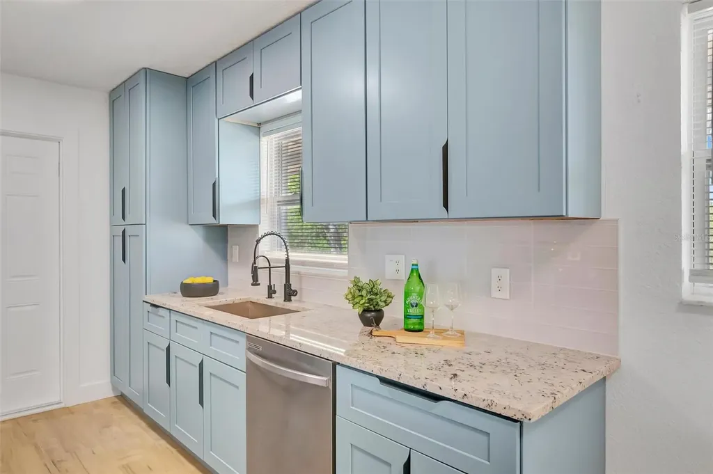 7454 Locust Street NE St Petersburg FL 33702