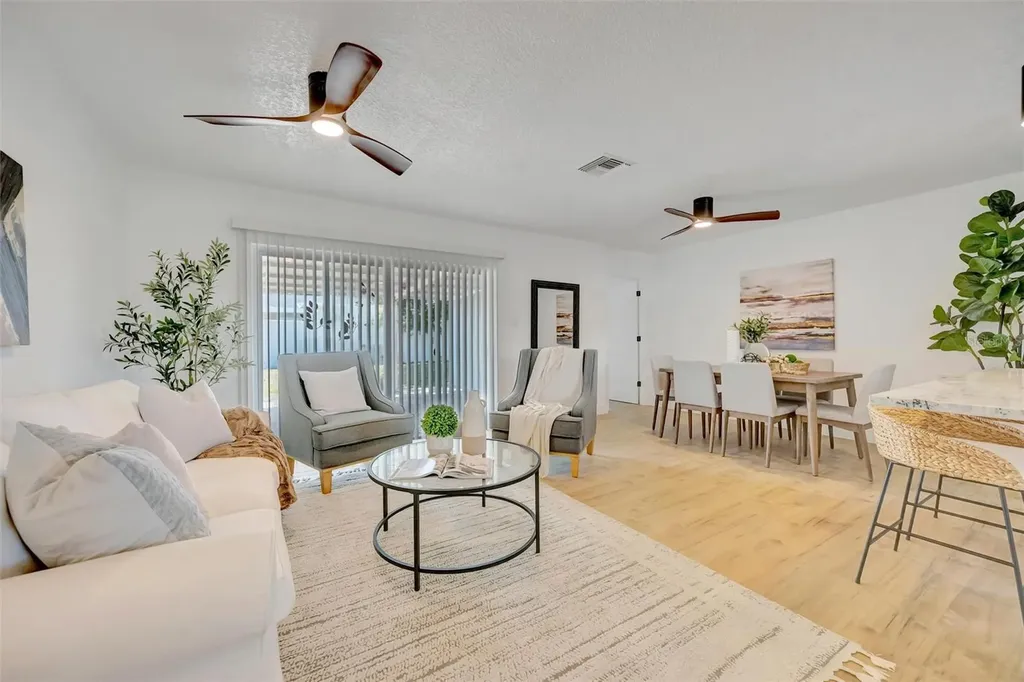 7454 Locust Street NE St Petersburg FL 33702