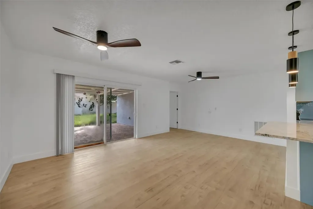 7454 Locust Street NE St Petersburg FL 33702