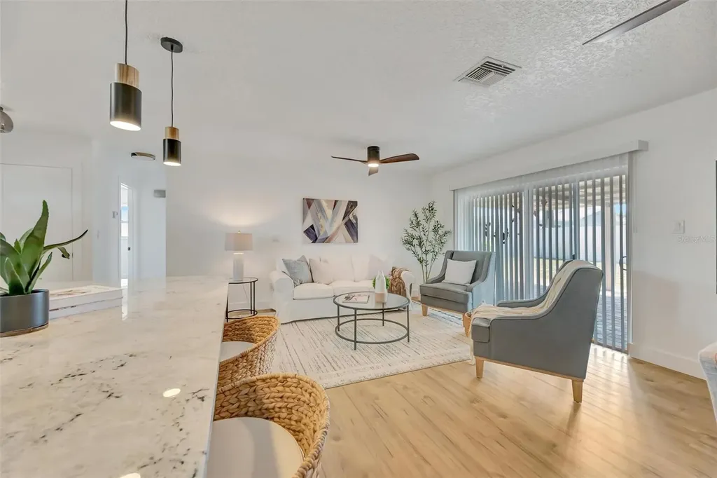7454 Locust Street NE St Petersburg FL 33702