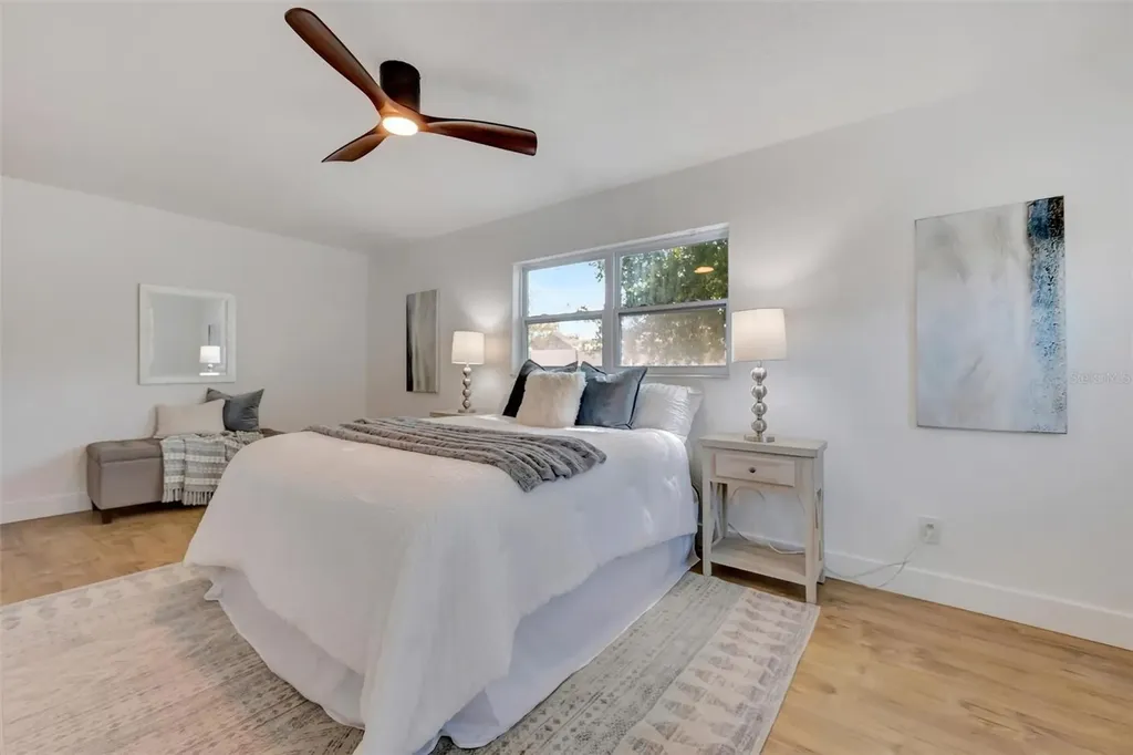 7454 Locust Street NE St Petersburg FL 33702