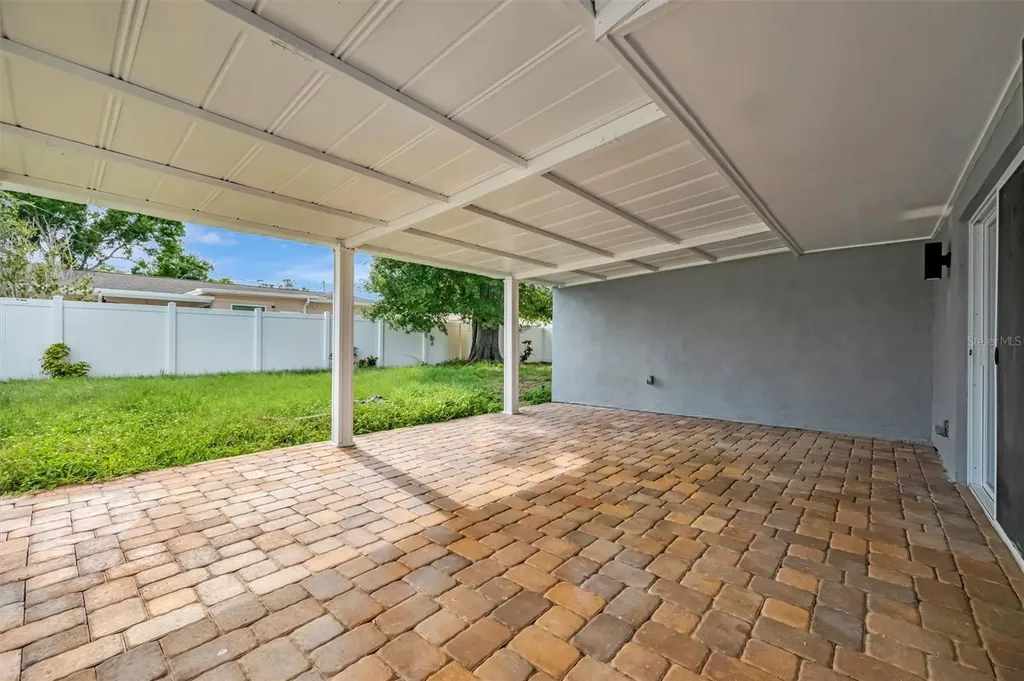 7454 Locust Street NE St Petersburg FL 33702