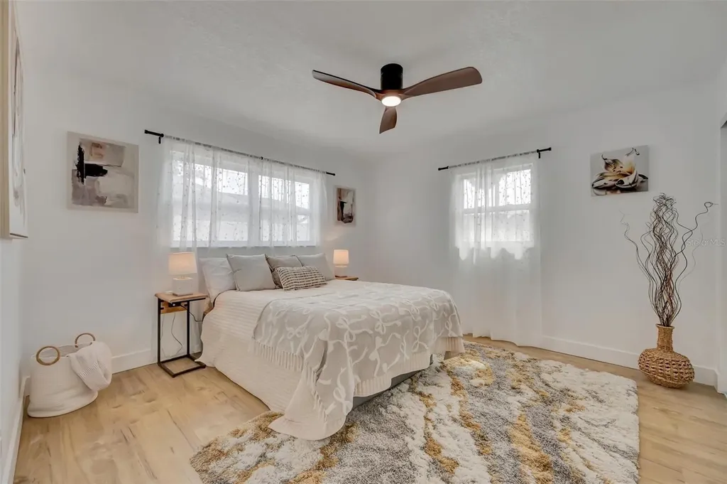 7454 Locust Street NE St Petersburg FL 33702
