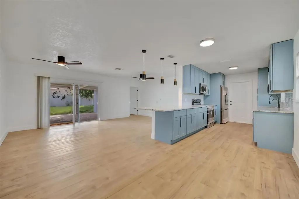 7454 Locust Street NE St Petersburg FL 33702