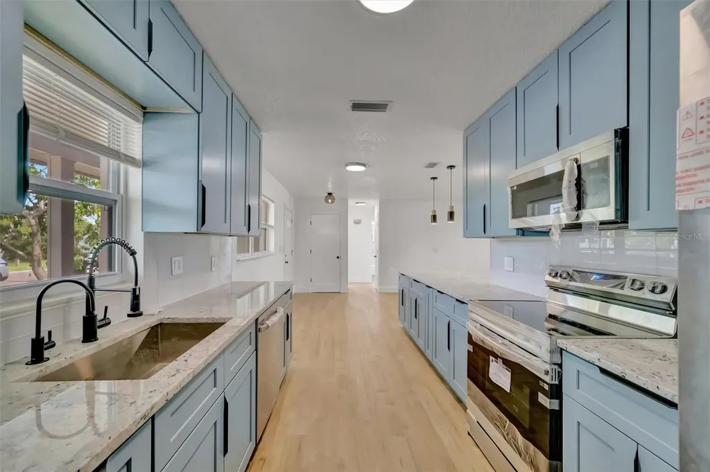 7454 Locust Street NE St Petersburg FL 33702