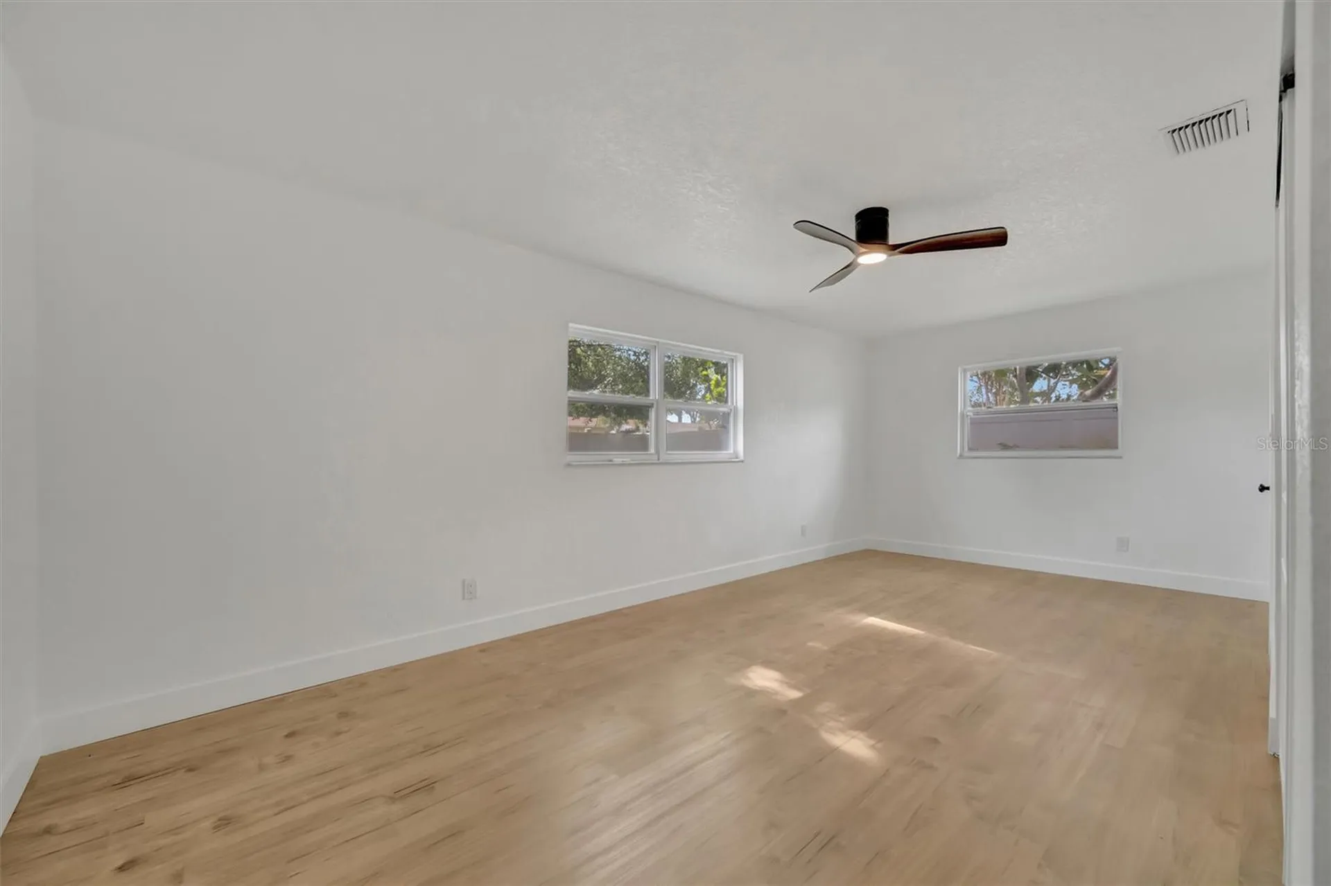 7454 Locust Street NE St Petersburg FL 33702