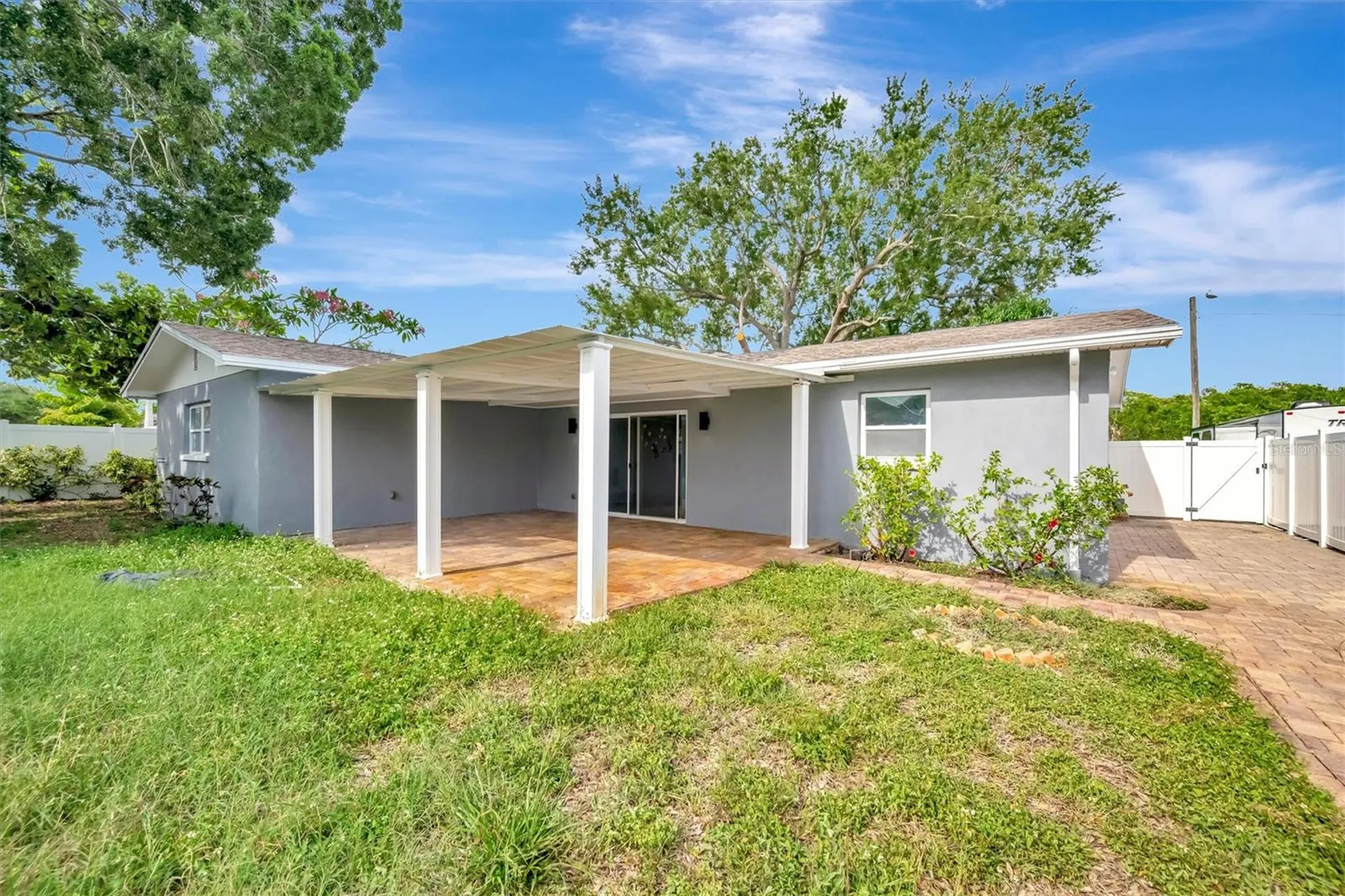 7454 Locust Street NE St Petersburg FL 33702