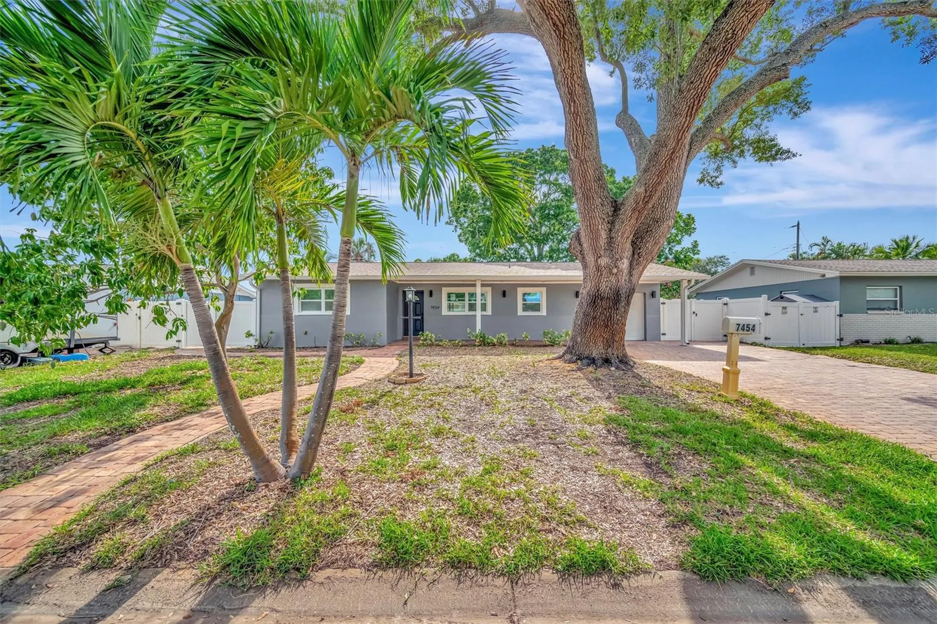 7454 Locust Street NE St Petersburg FL 33702