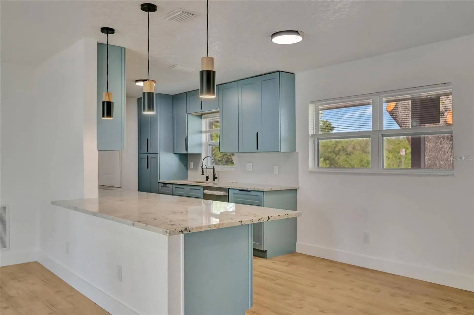 7454 Locust Street NE St Petersburg FL 33702