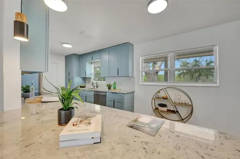 7454 Locust Street NE St Petersburg FL 33702