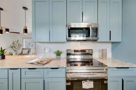 7454 Locust Street NE St Petersburg FL 33702