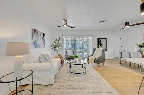 7454 Locust Street NE St Petersburg FL 33702