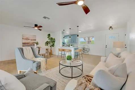 7454 Locust Street NE St Petersburg FL 33702