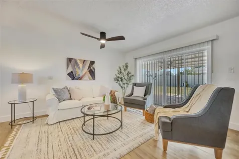 7454 Locust Street NE St Petersburg FL 33702
