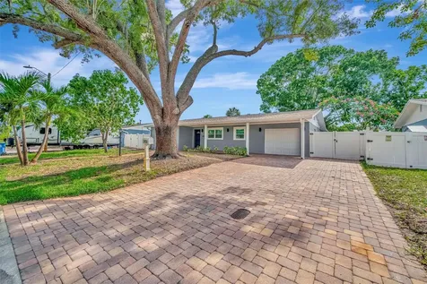 7454 Locust Street NE St Petersburg FL 33702