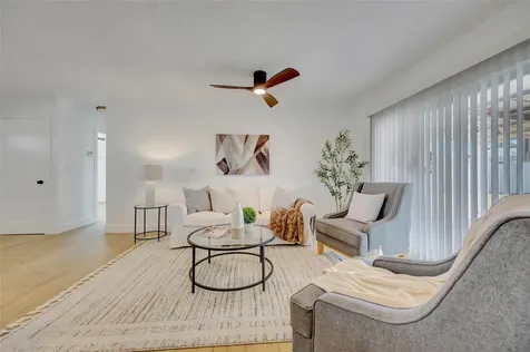 7454 Locust Street NE St Petersburg FL 33702