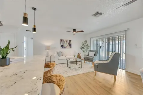 7454 Locust Street NE St Petersburg FL 33702