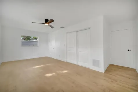 7454 Locust Street NE St Petersburg FL 33702