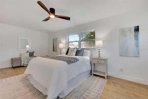 7454 Locust Street NE St Petersburg FL 33702