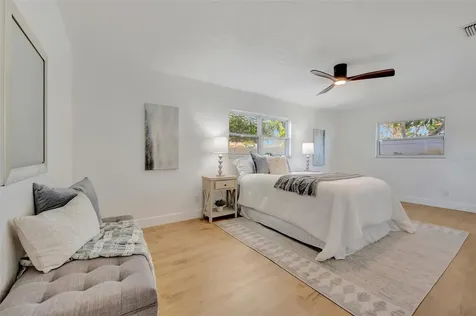 7454 Locust Street NE St Petersburg FL 33702