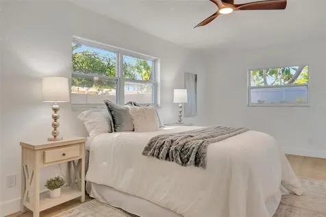 7454 Locust Street NE St Petersburg FL 33702