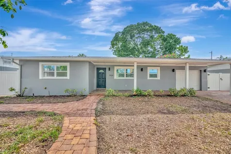 7454 Locust Street NE St Petersburg FL 33702