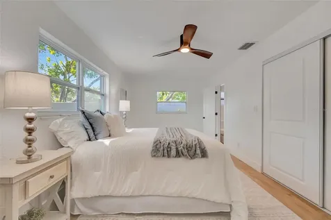 7454 Locust Street NE St Petersburg FL 33702