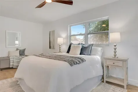 7454 Locust Street NE St Petersburg FL 33702