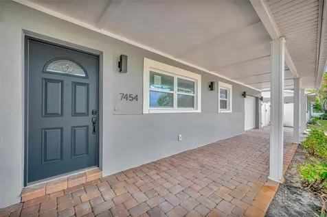 7454 Locust Street NE St Petersburg FL 33702