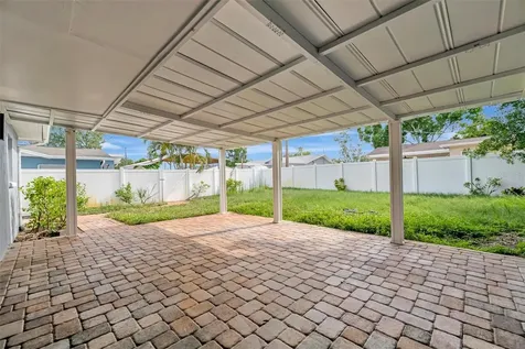 7454 Locust Street NE St Petersburg FL 33702