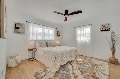 7454 Locust Street NE St Petersburg FL 33702