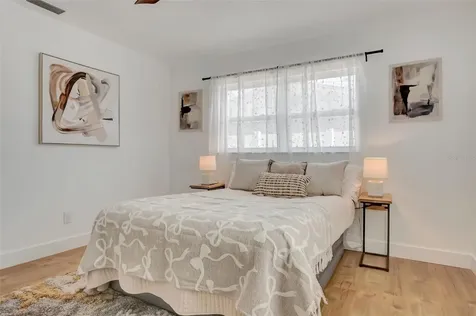 7454 Locust Street NE St Petersburg FL 33702