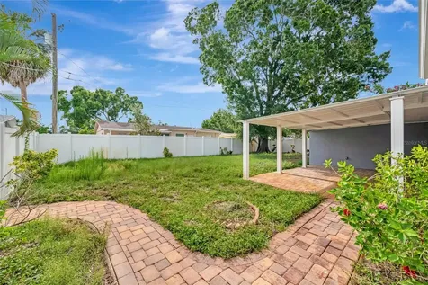 7454 Locust Street NE St Petersburg FL 33702