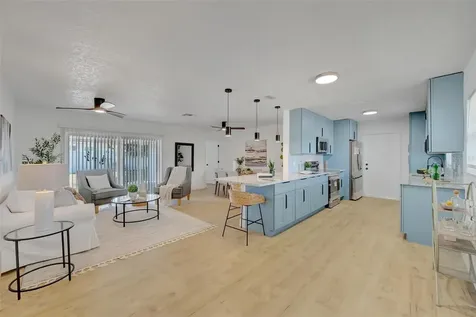 7454 Locust Street NE St Petersburg FL 33702