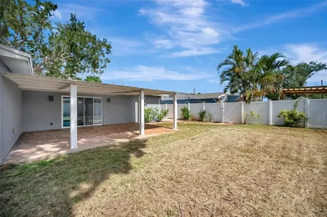 7454 Locust Street NE St Petersburg FL 33702