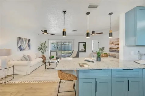 7454 Locust Street NE St Petersburg FL 33702