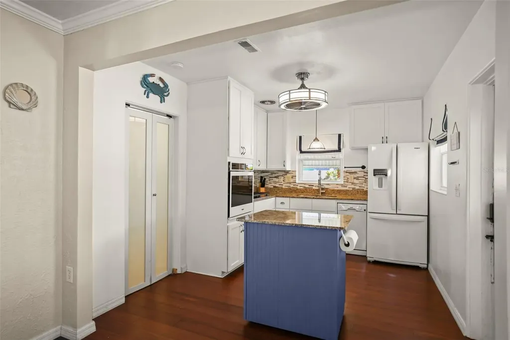 1121 Sunnydale Drive Clearwater FL 33755