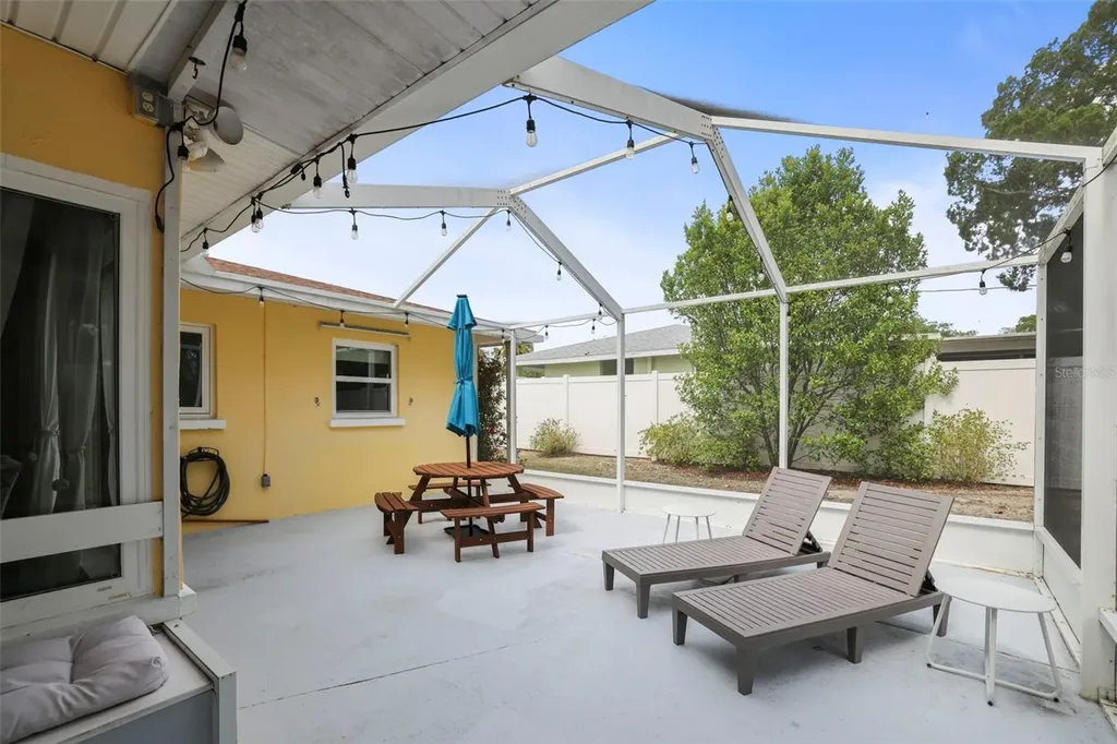 1121 Sunnydale Drive Clearwater FL 33755