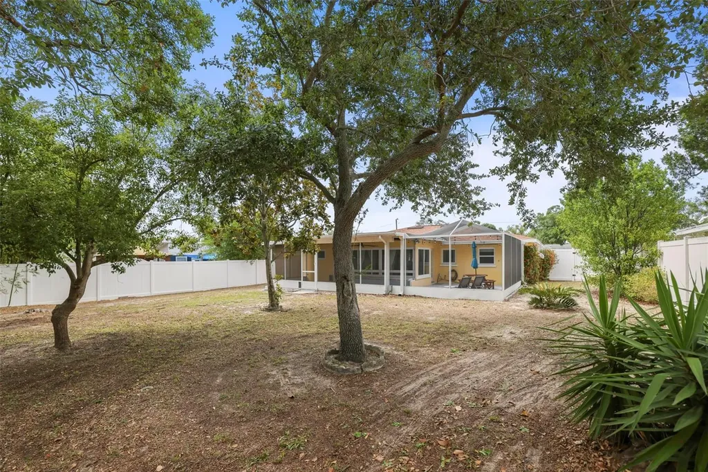1121 Sunnydale Drive Clearwater FL 33755