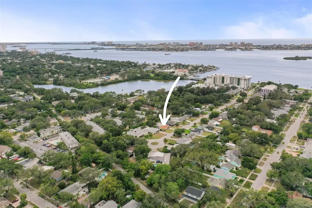 1121 Sunnydale Drive Clearwater FL 33755